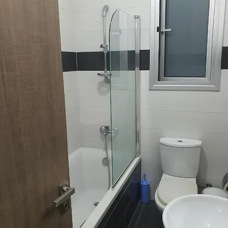 Lovely 2-Bed Apartment In Larnaca * Larnaca