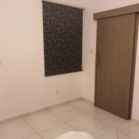 Lovely 2-Bed Apartment In Larnaca Appartamento Larnaca
